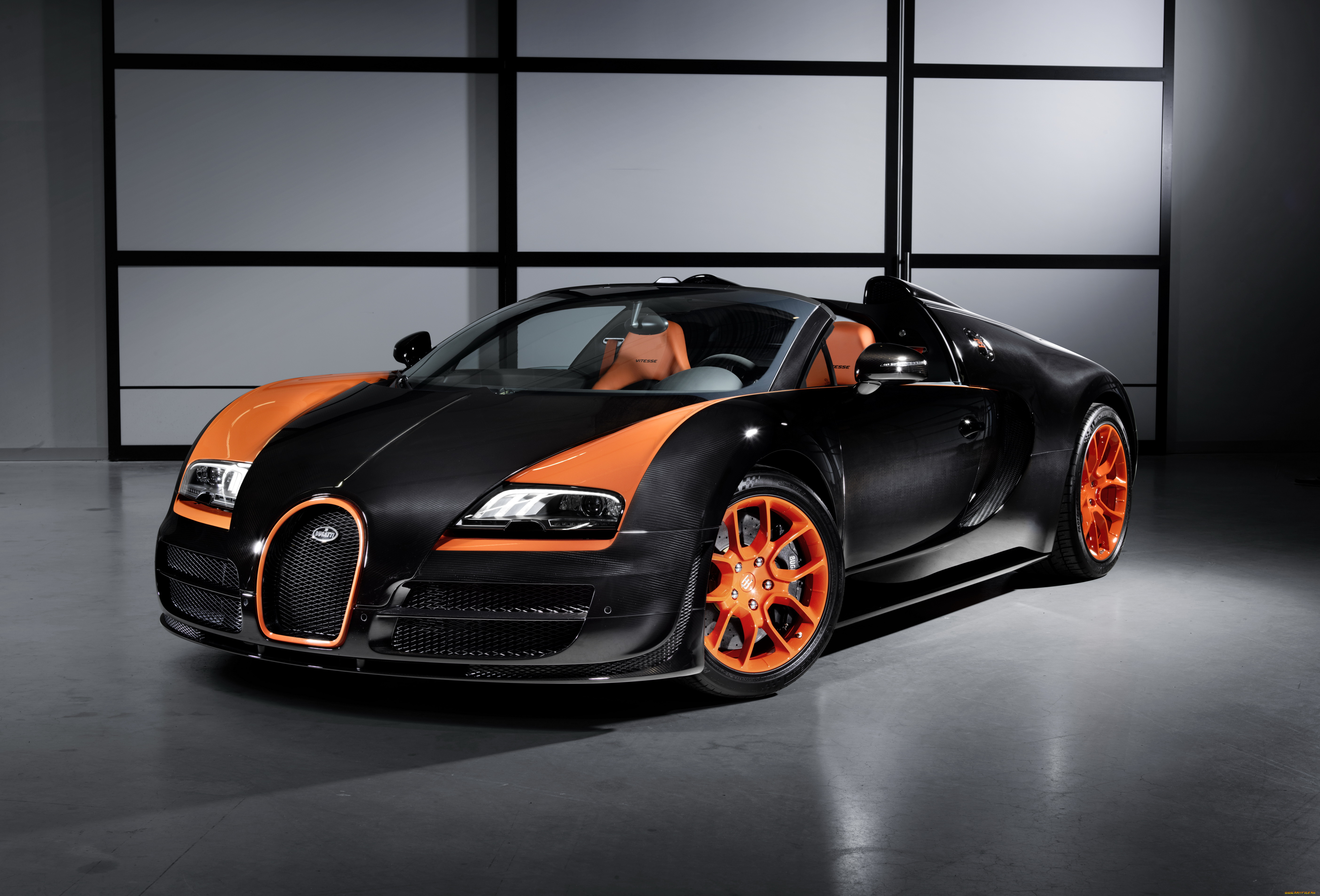 Спорт автомобили фото. Bugatti Veyron 16.4 Grand Sport Vitesse. Bugatti Veyron 16.4 Grand Sport Vitesse оранжевая. Bugatti Veyron Grand Sport Vitesse. Bugatti Veyron 16.4 super Sport Vitesse.